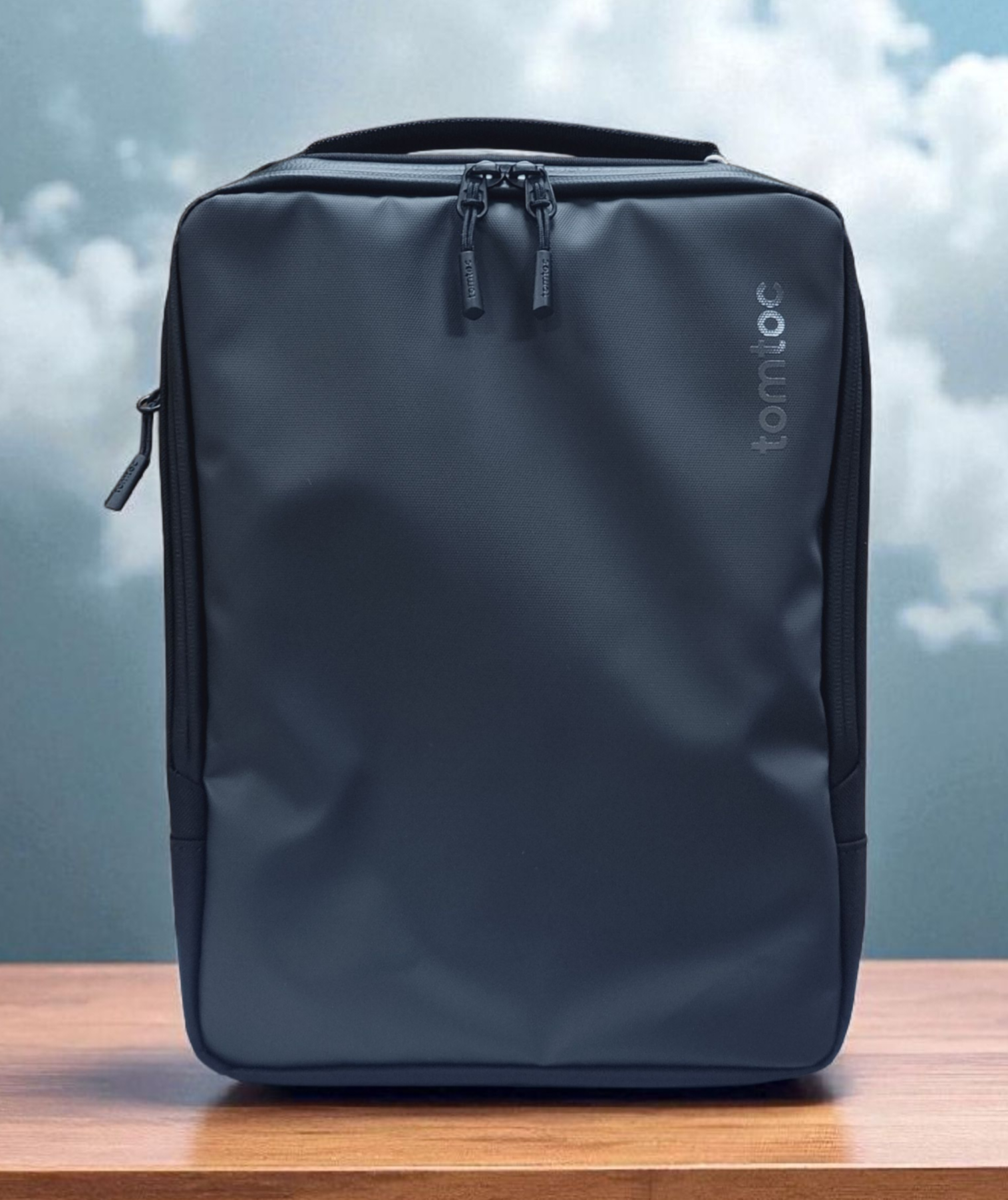 TOMTOC DEFENDERACE-A04 LAPTOP SHOULDER BAG