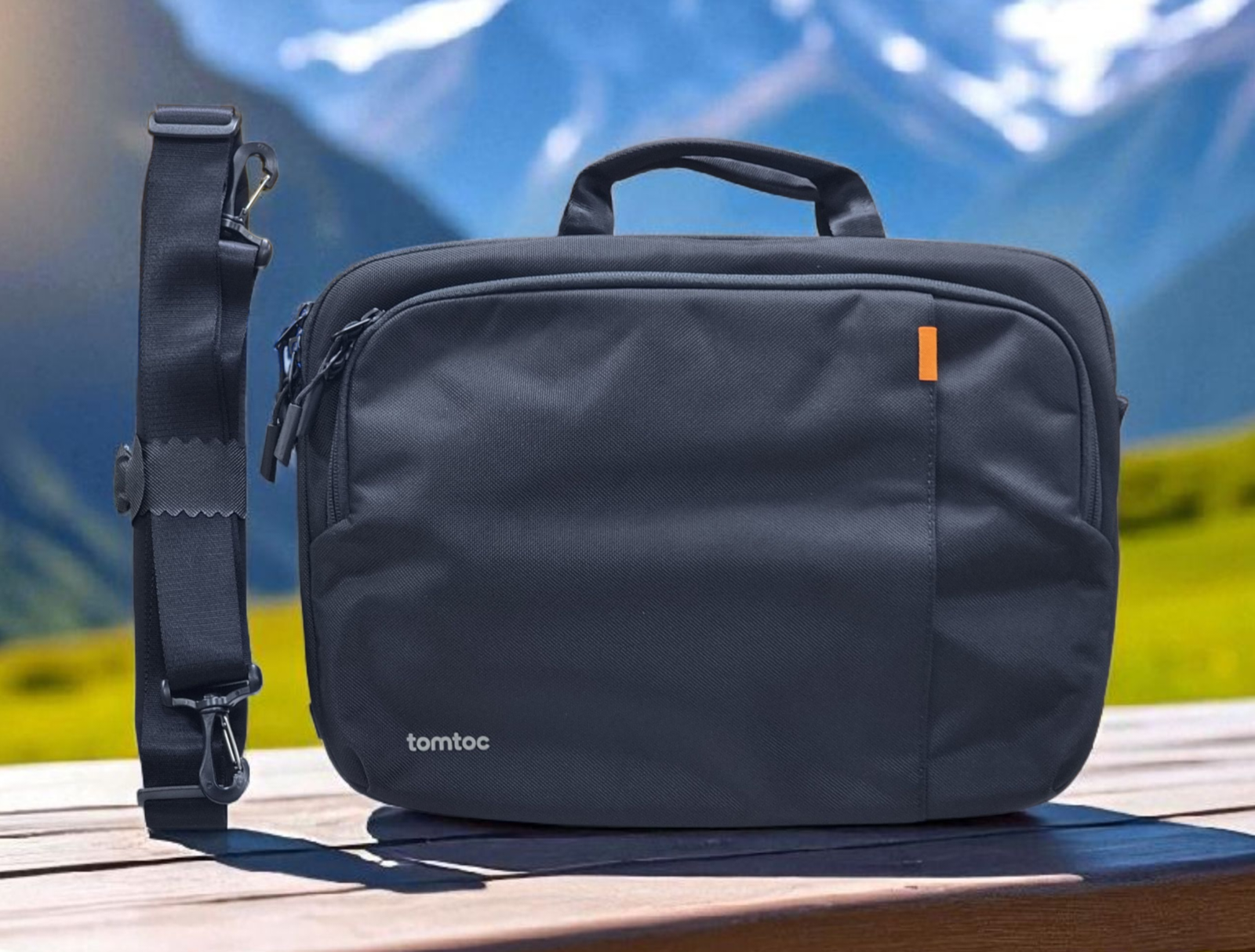TOMTOC DEFENDER A30 13.5-14 INCH LAPTOP SHOULDER BAG